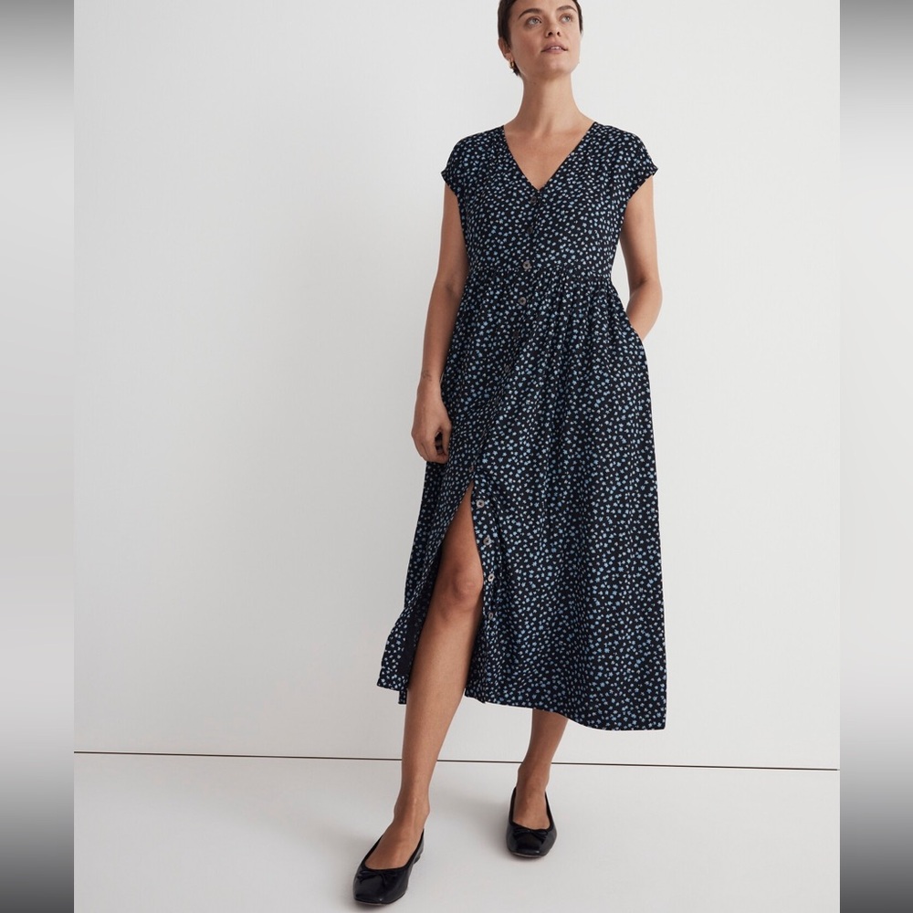 Madewell - Button-Front Midi Dress in Campden Daisies